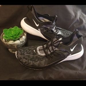 WOMENS NIKE FLEX CONTACT SNEAKERS